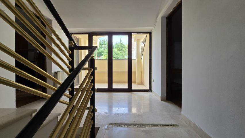 Poslovni prostor, 280m2, Gorica C, Podgorica