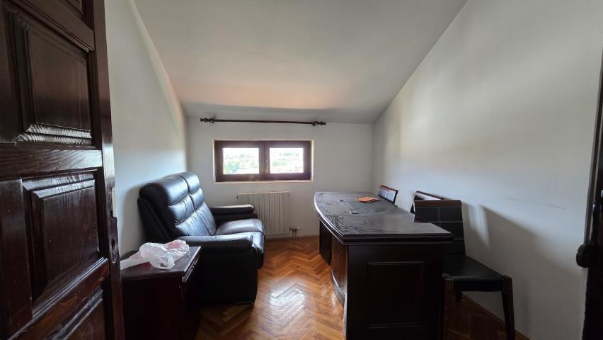 Poslovni prostor, 280m2, Gorica C, Podgorica