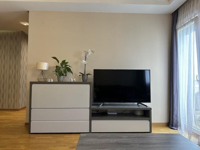 Dvosoban lijepo opremljen stan, 64m2, City kvart, Podgorica
