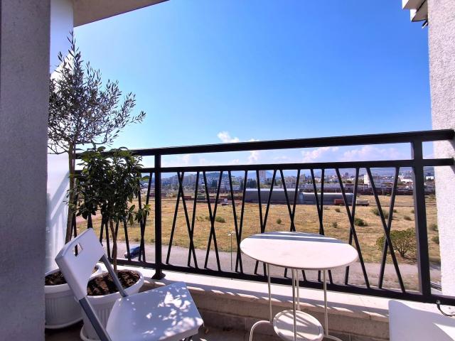 Četvorosoban namješten dupleks, 160m2, Stari aerodrom, Podgorica
