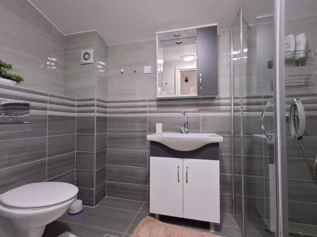 Četvorosoban namješten dupleks, 160m2, Stari aerodrom, Podgorica