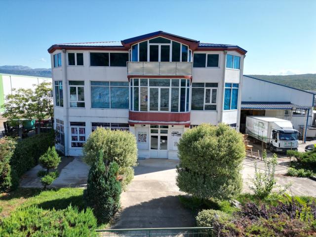 Poslovni objekat, 900m2, Mareza, Podgorica