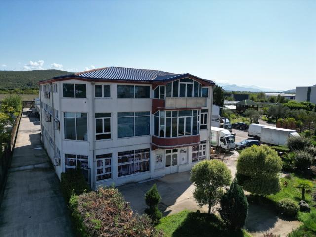 Poslovni objekat, 900m2, Mareza, Podgorica