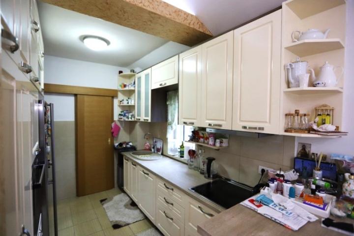 Trosoban namješten stan, 136 m2, Centar, Podgorica