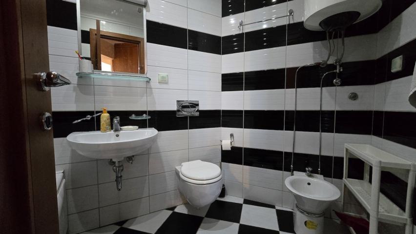 Dvosoban lijepo namješten stan, 100m2, Centar, Podgorica