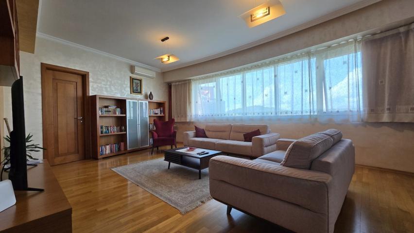 Dvosoban lijepo namješten stan, 100m2, Centar, Podgorica