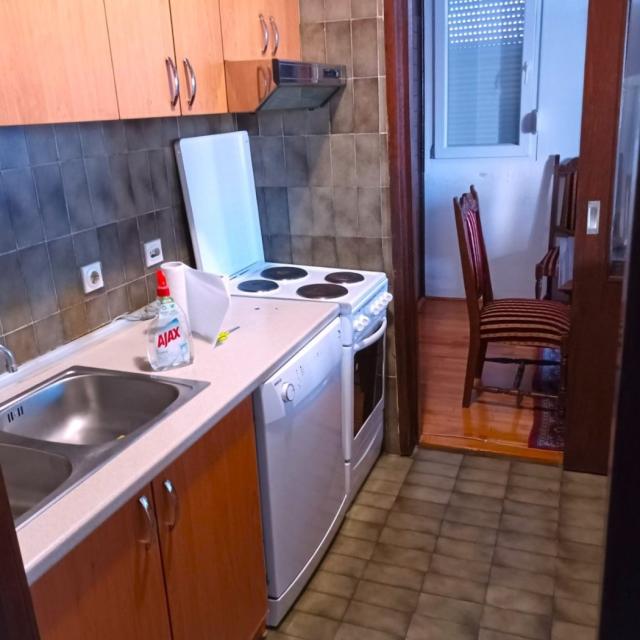 Dvosoban namješten stan, 76m2, Blok 5, Podgorica