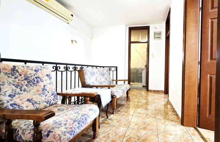 Namještena kuća, 180m2, Tološi, Podgorica