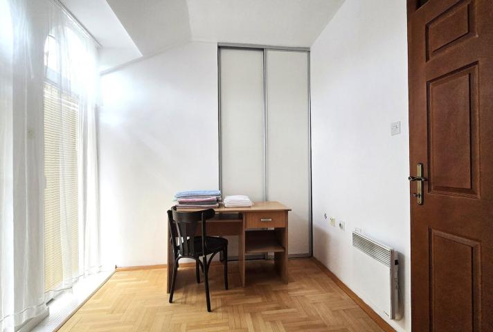 Namještena kuća, 180m2, Tološi, Podgorica
