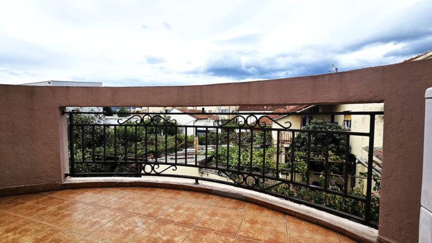 Namještena kuća, 180m2, Tološi, Podgorica