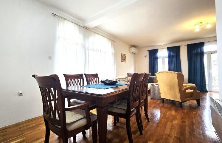 Namještena kuća, 180m2, Tološi, Podgorica