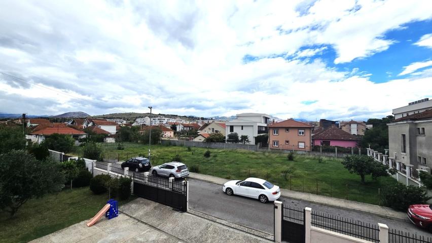 Namještena kuća, 180m2, Tološi, Podgorica