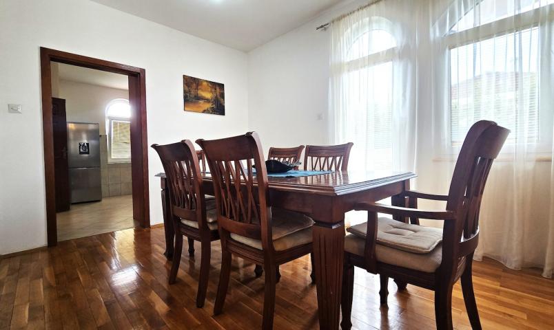 Namještena kuća, 180m2, Tološi, Podgorica