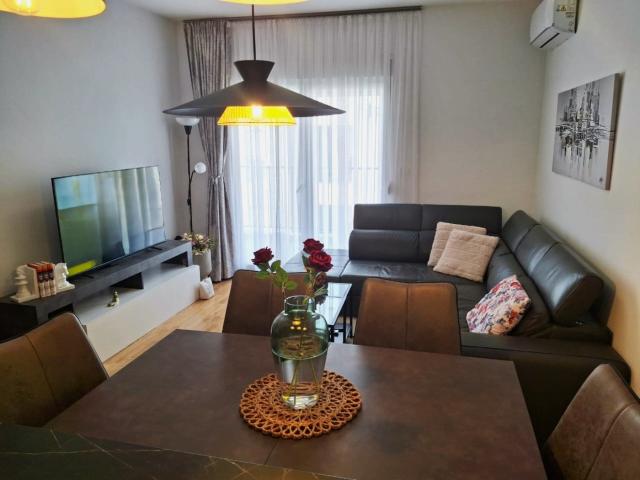 Jednosoban lux namješten stan, 48m2, Stara Varoš, Podgorica