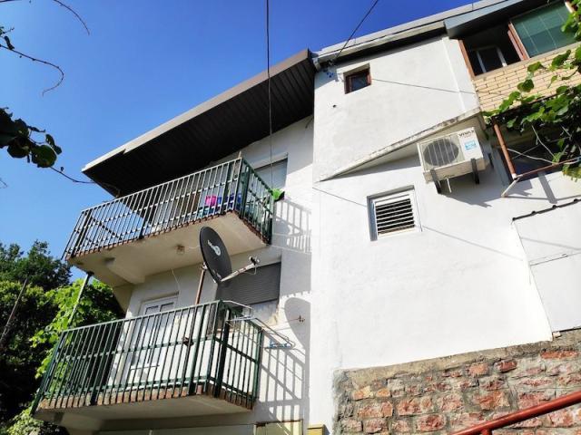 Kuća, 90m2, Maine, Budva