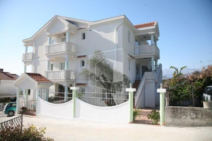 Vila, 560m2, Tivat