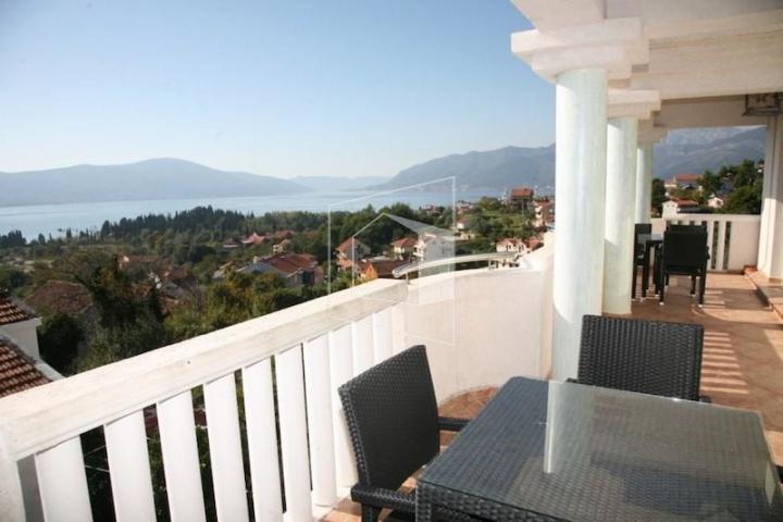 Vila, 560m2, Tivat