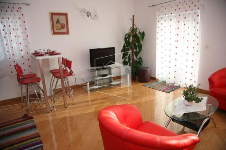 Vila, 560m2, Tivat