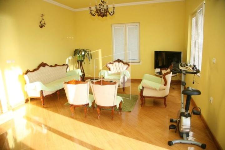Vila, 560m2, Tivat