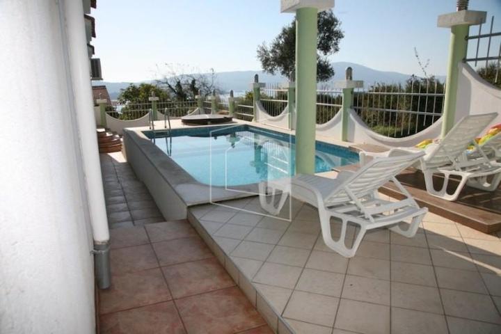 Vila, 560m2, Tivat