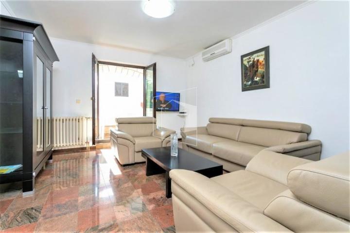 Vila, 417m2, Bečići, Budva