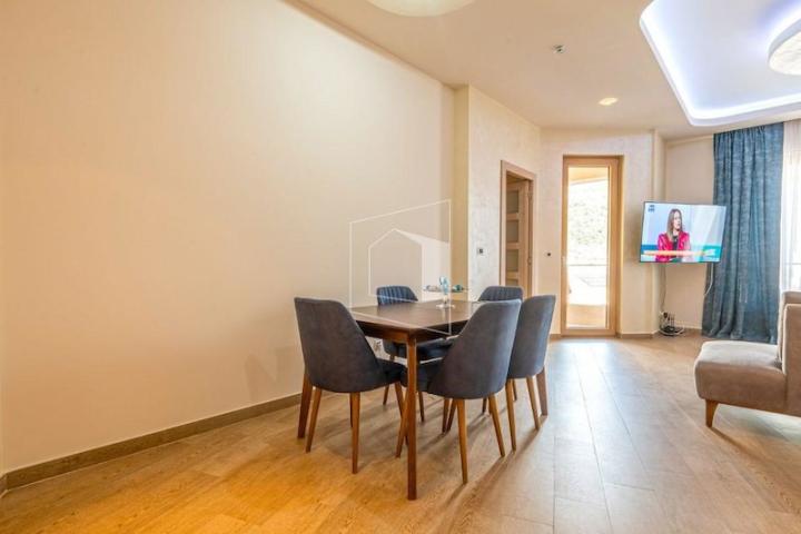 Dvosoban polunamješten stan, 104 m2, Rozino, Budva