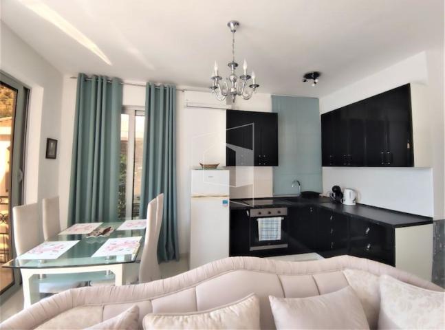 Dvosoban namješten stan, 87 m2, Lepetani, Tivat