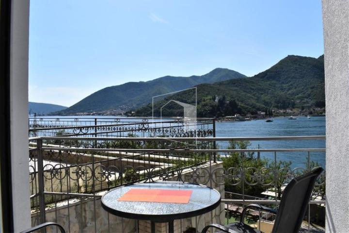 Dvosoban namješten stan, 87 m2, Lepetani, Tivat