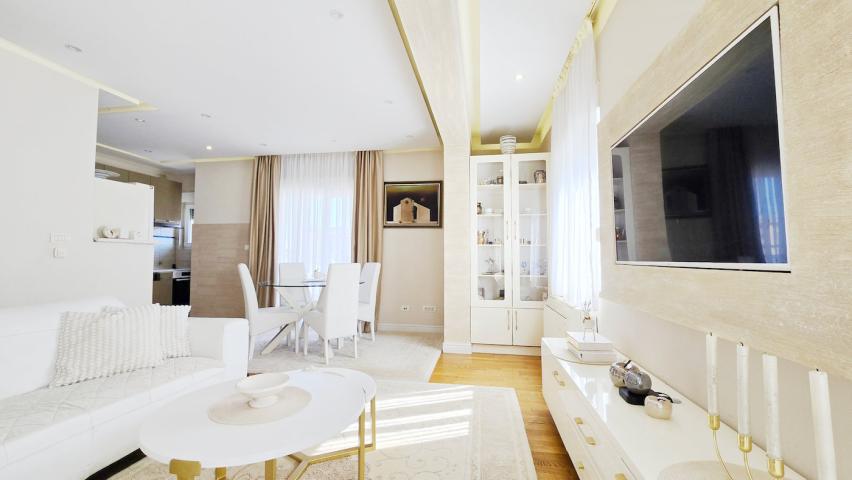 Dvosoban lux namješten stan, 96m2, City kvart, Podgorica