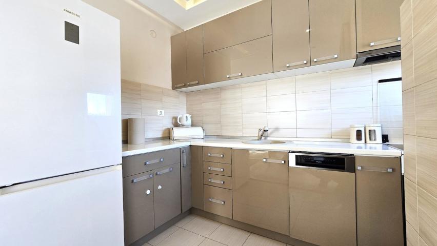 Dvosoban lux namješten stan, 96m2, City kvart, Podgorica