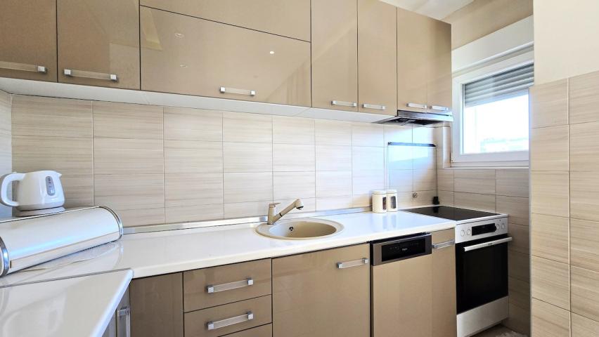 Dvosoban lux namješten stan, 96m2, City kvart, Podgorica
