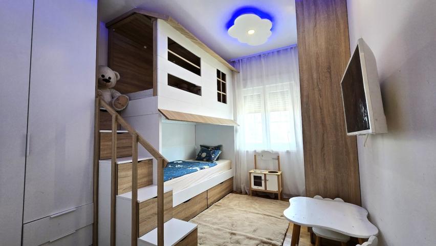 Dvosoban lux namješten stan, 96m2, City kvart, Podgorica