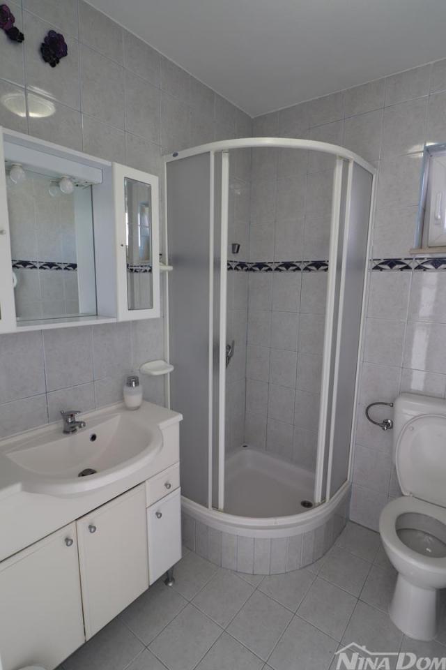 Samostojeća kuća s bazenom- Vrsi Dalmacija