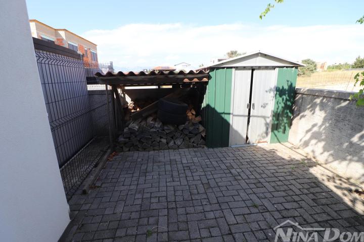 Samostojeća kuća s bazenom- Vrsi Dalmacija