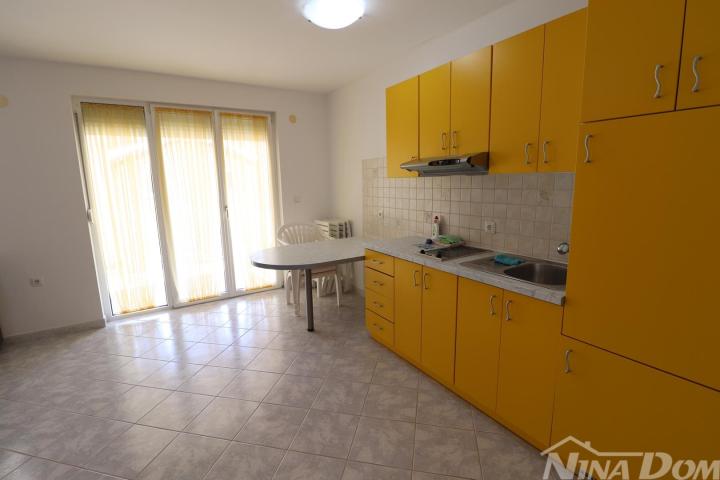 Samostojeća kuća s bazenom- Vrsi Dalmacija