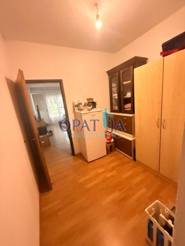 Vir, Südseite Haus 2 Wohnungen mit Garage nähe Meer
