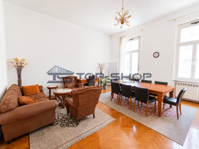 Donji grad, Beautiful commercial space + garage parking, 106m2