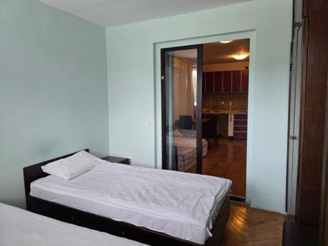 29 m² großes Studio-Apartment in Budva, ruhig und grün gelegen.