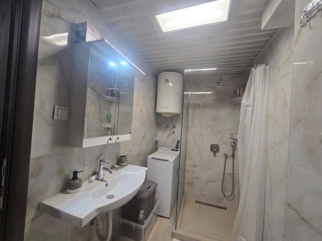 Großzügige 3-Zimmer-Maisonette-Wohnung in Rozino, Budva.