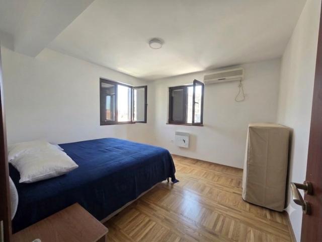 Großzügige 3-Zimmer-Maisonette-Wohnung in Rozino, Budva.
