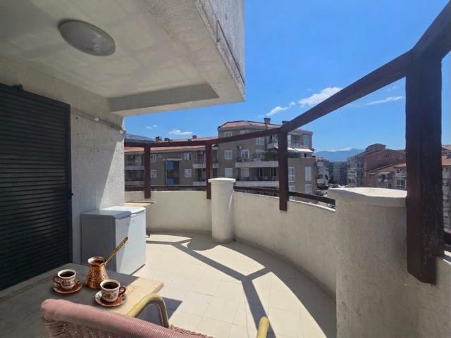 Großzügige 3-Zimmer-Maisonette-Wohnung in Rozino, Budva.