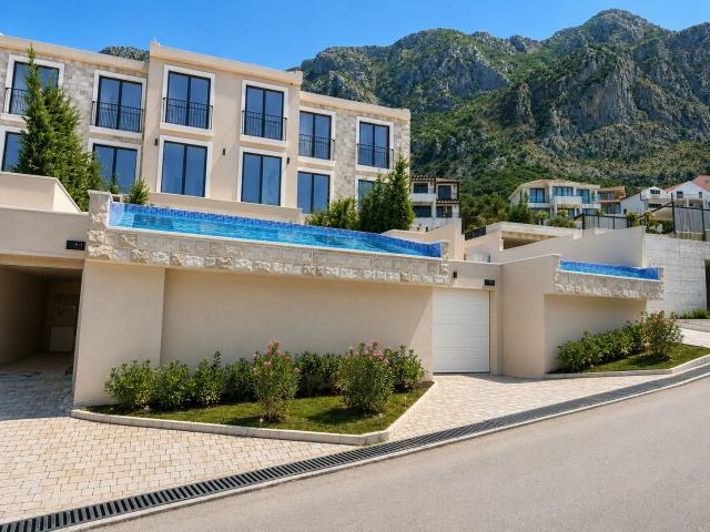 Townhouse luksuzna vila u ekskluzivnom kompleksu od 9 jedinica sa bazenom, garažom i panoramskim pog