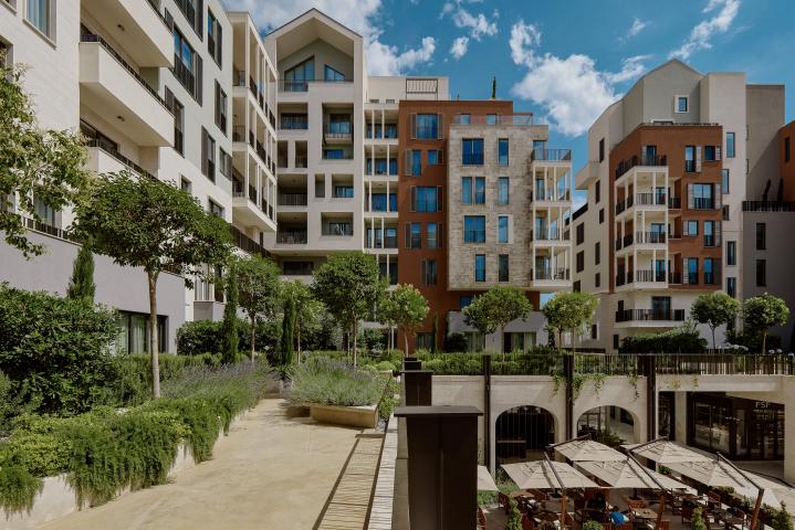 LUXURIOUS TWO BEDROOM APARTMENT