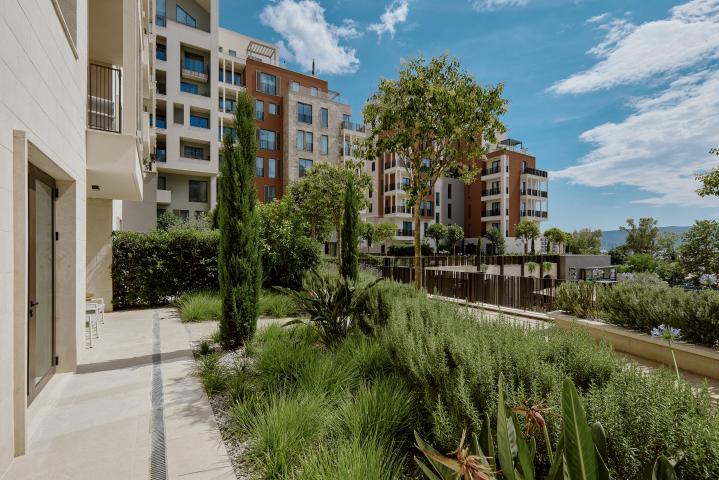 LUXURIOUS TWO BEDROOM APARTMENT