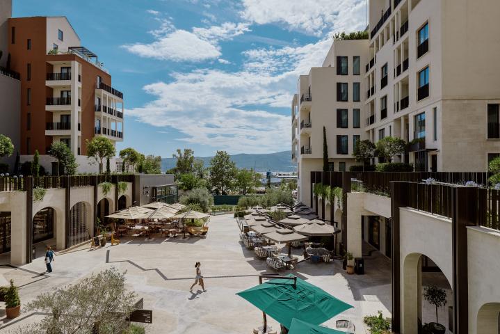 LUXURIOUS TWO BEDROOM APARTMENT