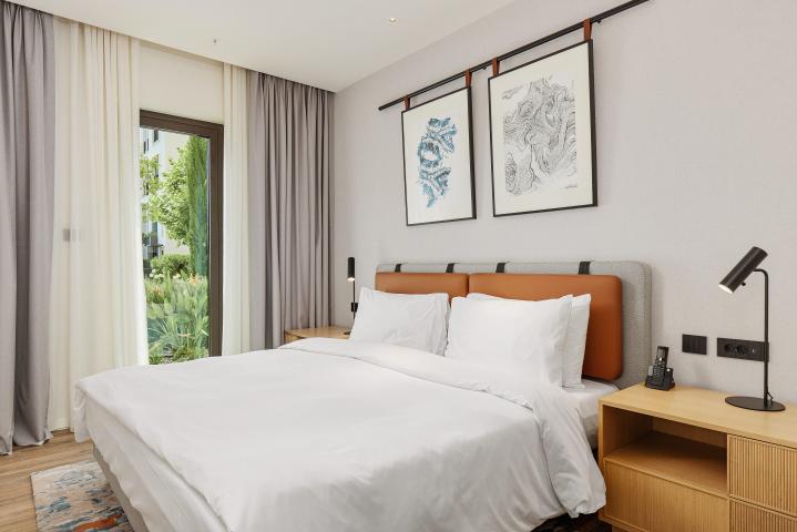 LUXURIOUS TWO BEDROOM APARTMENT