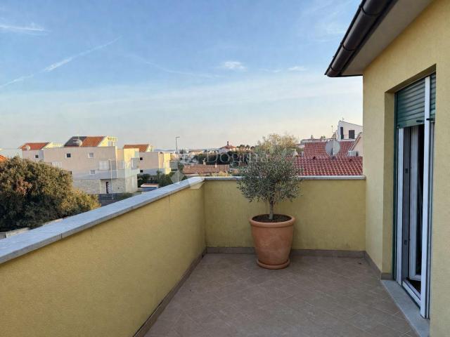Zanimljiv mediteranski dom s pogledom na Brijune