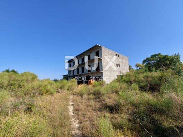 RTINA, ZADAR - Roh-bau hotel, prvi red do mora