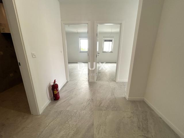 ŠIBENIK, VODICE – 120m od plaže, pogled na more, velika terasa, garaža