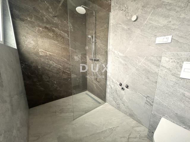ŠIBENIK, VODICE – Penthouse s krovnom terasom, 120m od plaže, 2 garaže